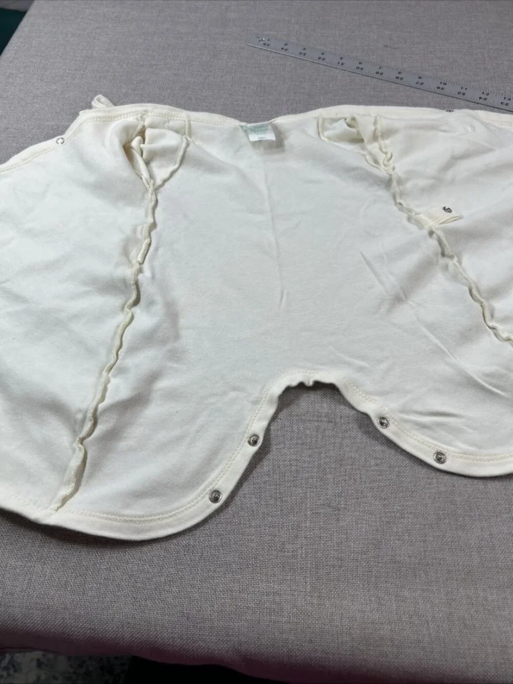 Baby K Kaleidoscope Designs Size small Short Sleeve Romper Off White Floral Lace